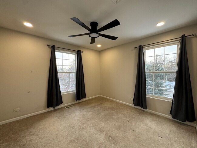 Building Photo - 3029 Peachtree Cir