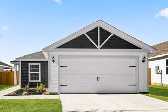Building Photo - 10389 Sweetwater Creek Dr