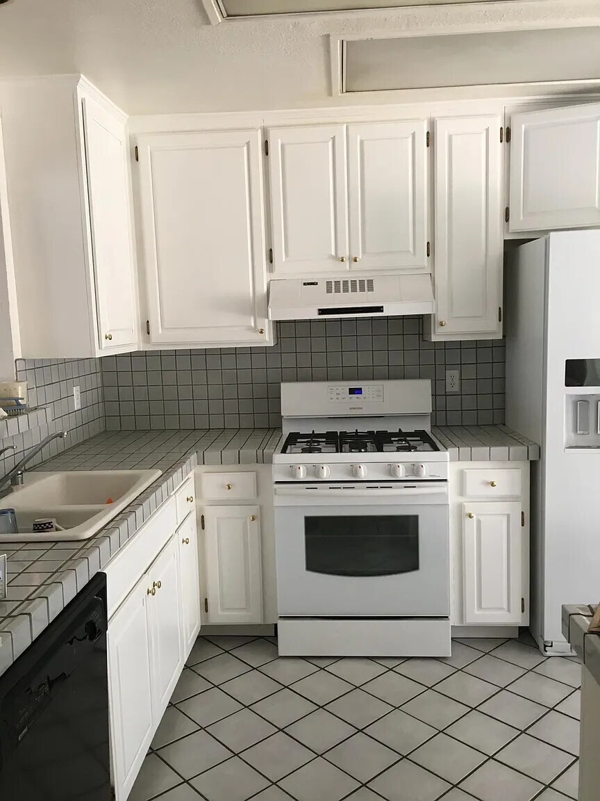 Building Photo - 4425 Caminito Pedernal