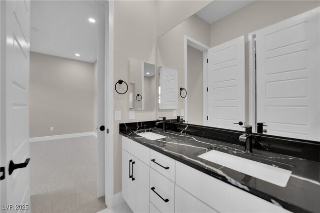 Building Photo - 11079 Rolling Vista Dr