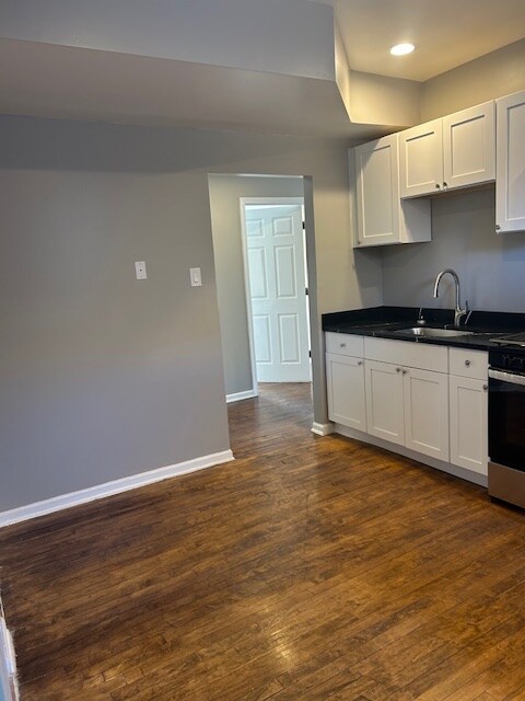 Building Photo - 6016 W Wabansia Ave