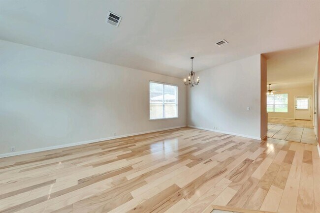 Building Photo - 2133 Paradise Ridge Dr
