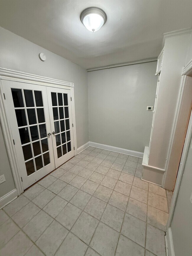 Building Photo - 41 Harmon St