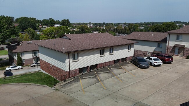 Building Photo - 829 Southwest Blvd
