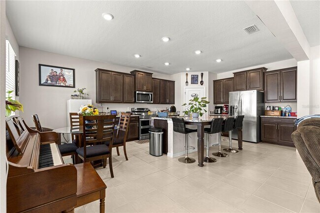 Building Photo - 8142 SW 59th Ave