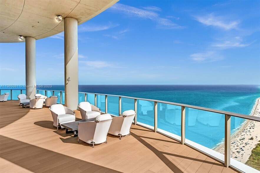 Building Photo - 15701 Collins Ave