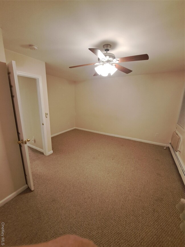 Building Photo - 196 N Nassau Ave