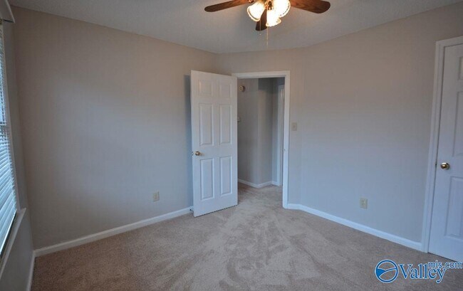 Building Photo - 140 Teal Park Ln