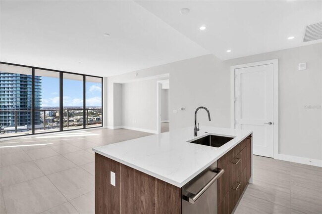 Building Photo - 275 1st Ave S