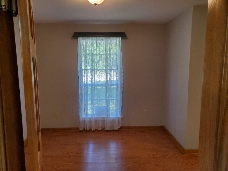 Building Photo - 302 Robbie St