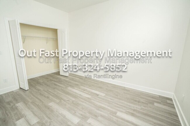 Building Photo - 4859 W Prescott St