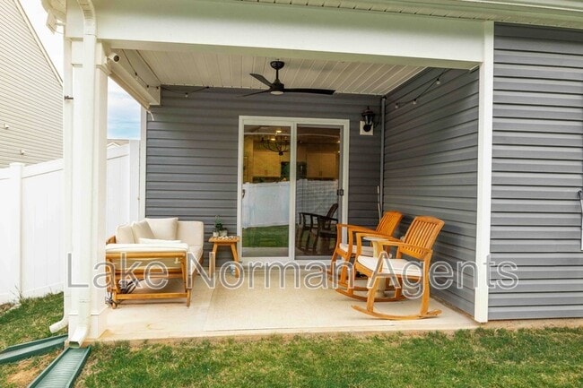Building Photo - 2880 Sherrills Strm Dr