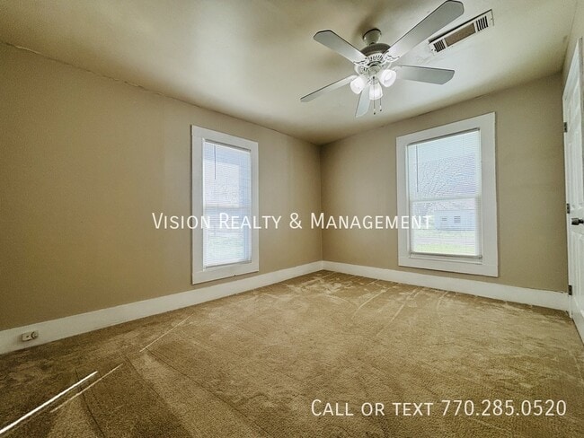 Building Photo - 240 Clem Lowell Rd