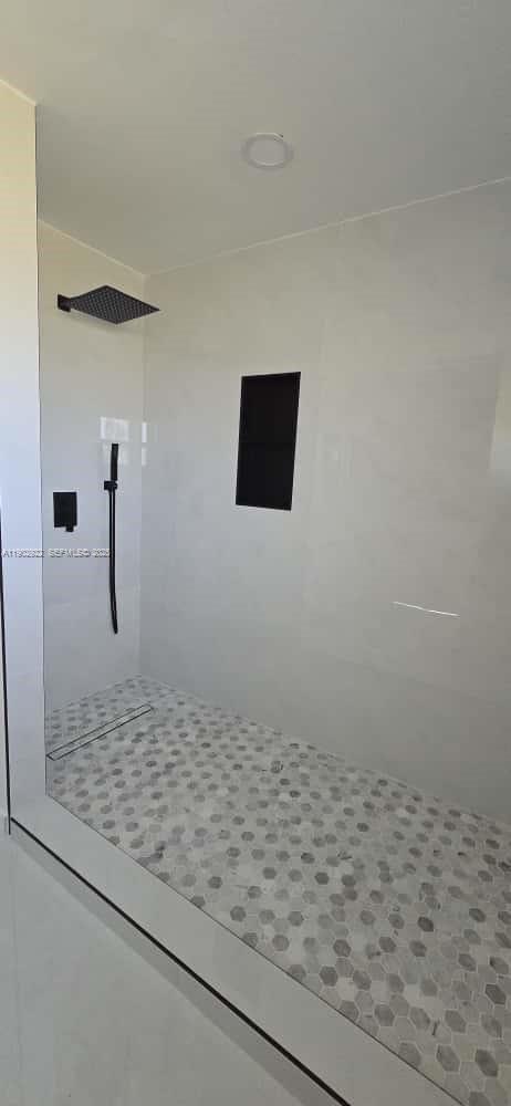 Building Photo - 1509 Sara Ave S