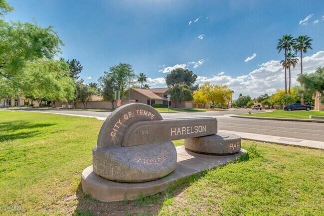 Building Photo - Location! Location! Beautiful 4 Bedroom/ 3 Bath Home! Ray/Kyrene
