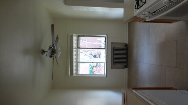 Building Photo - 1350 Fillmore St