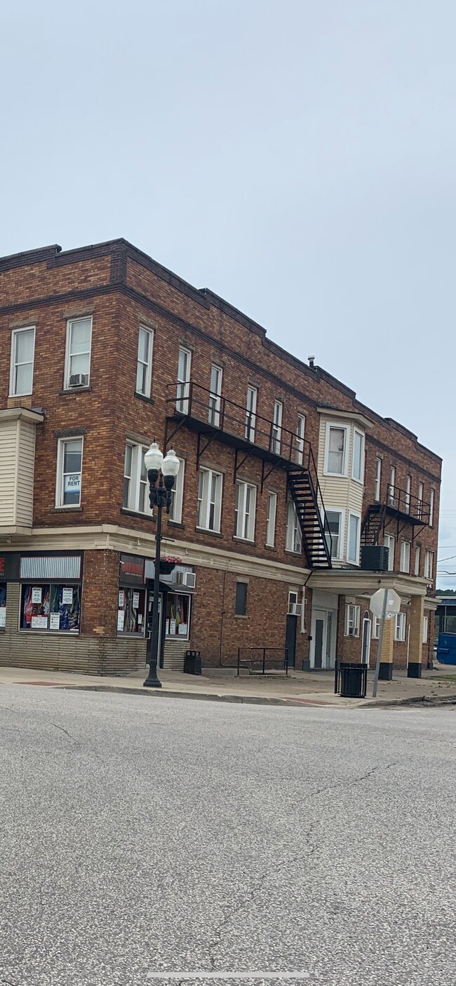 2BR on Fourth Avenue - 333 14th St