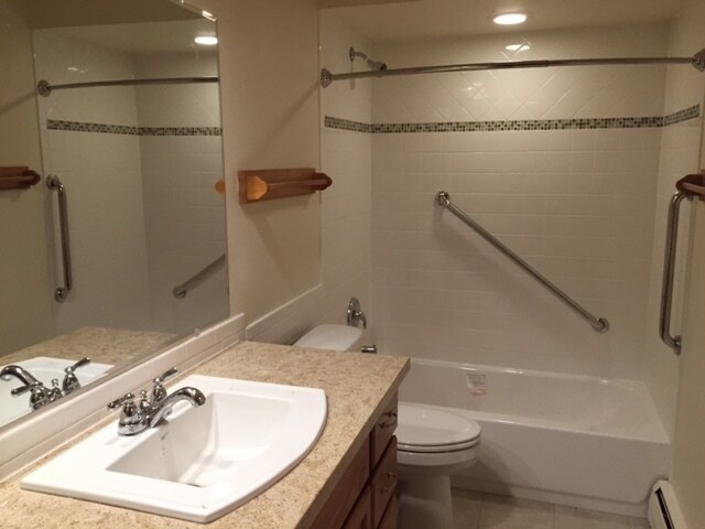 Building Photo - Enjoy Lake Living!