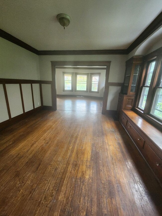 Building Photo - 126th,E.2681