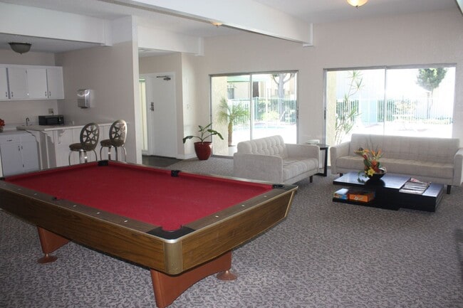 Interior Photo - Woodcreek