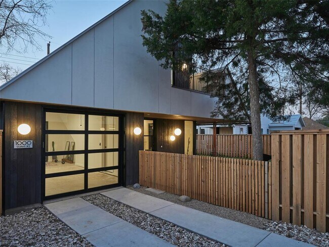 Building Photo - 1000 Gullett St