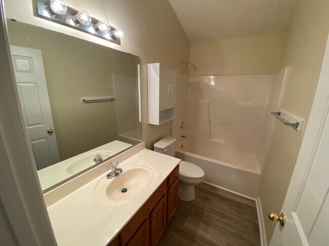 Building Photo - Wonderful 3 Bedroom Raleigh Ranch Home