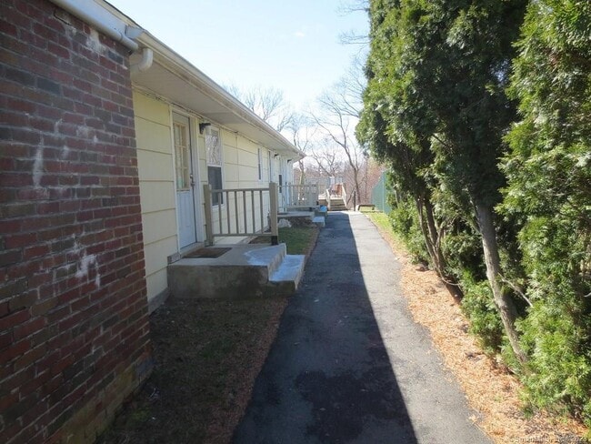 Building Photo - 7 Brookdale St