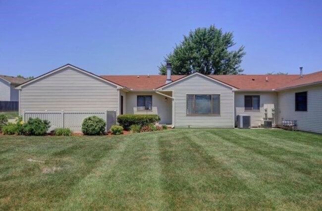 Building Photo - 2414 Heritage Dr
