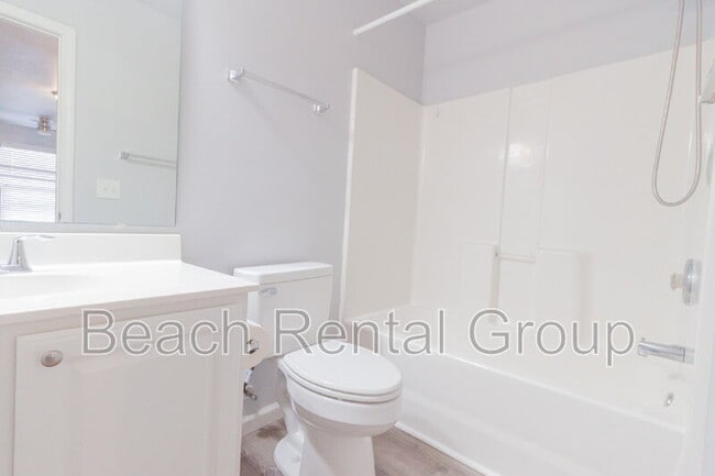 Building Photo - 211 Connemara Dr