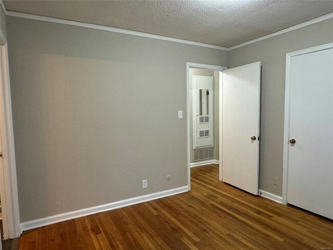 Building Photo - 1106 Lombard Dr