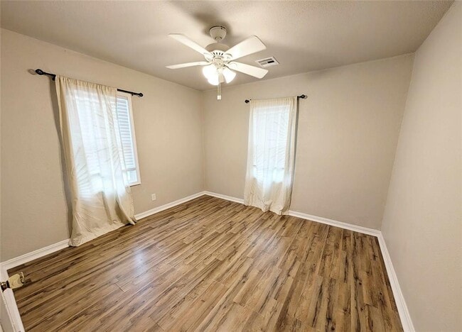 Building Photo - 217 E Douglas Dr