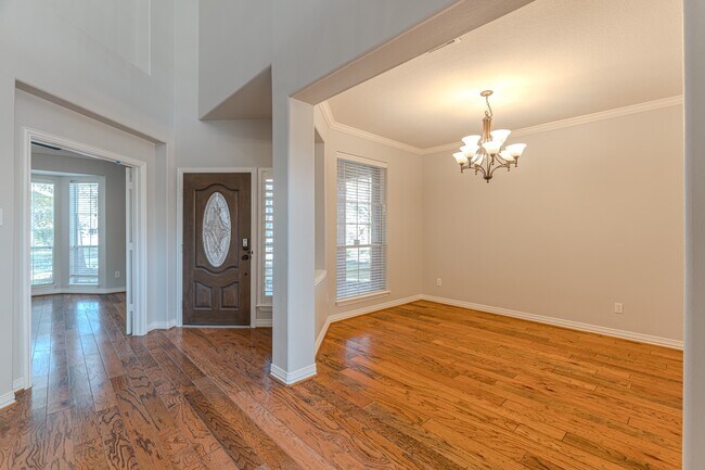 Building Photo - 63 W Artist Grove Pl