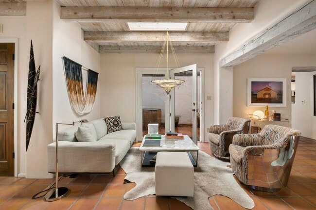 Building Photo - 303 Calle Loma Norte