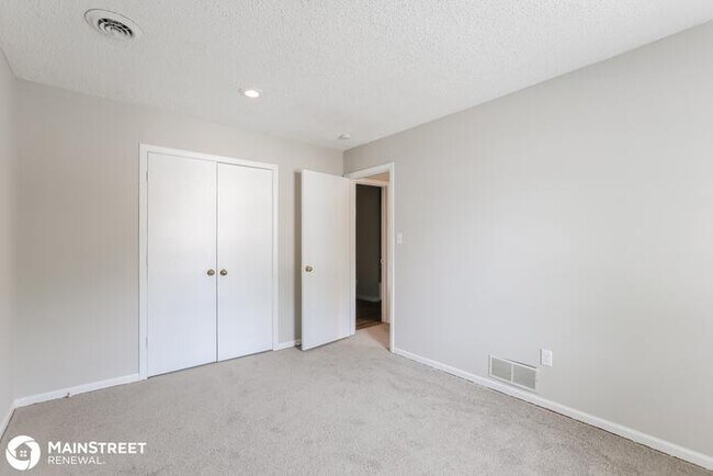 Building Photo - 1105 NE RIDGEVIEW DR, LEES SUMMIT, MO 64086
