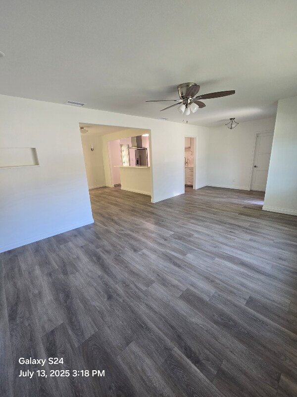 Building Photo - 9310 Manor Dr