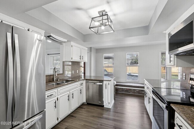 Building Photo - 1854 Lakotna Dr