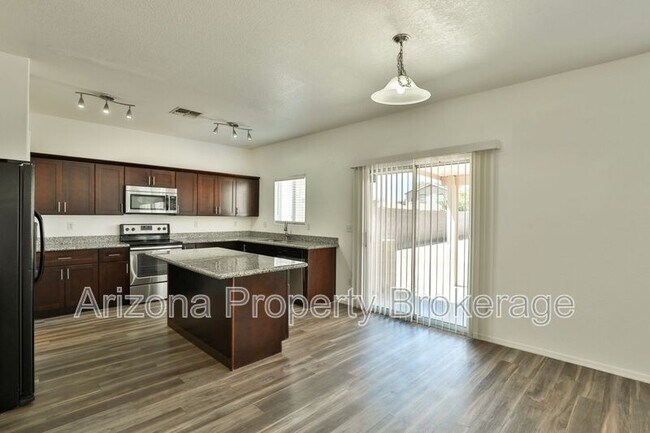 Building Photo - 13264 W Ventura St