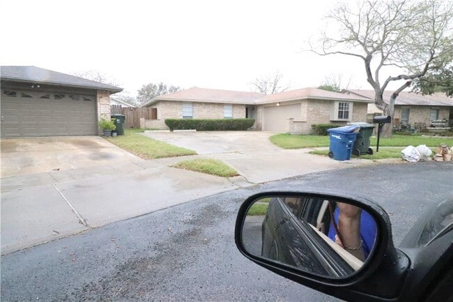 Building Photo - 5813 Crest Willow Dr