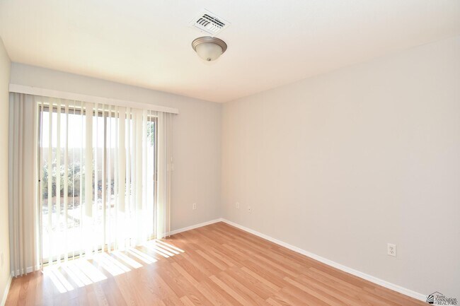 Building Photo - 9157 E 31st Ln