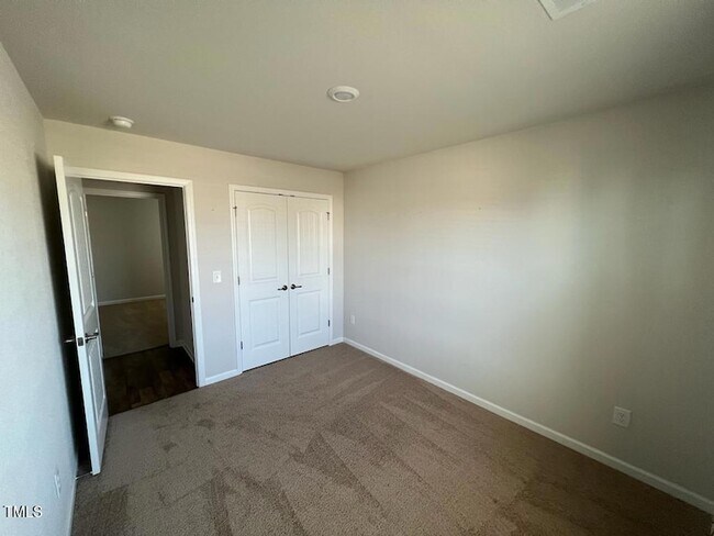 Building Photo - 882 Avery Pond Dr