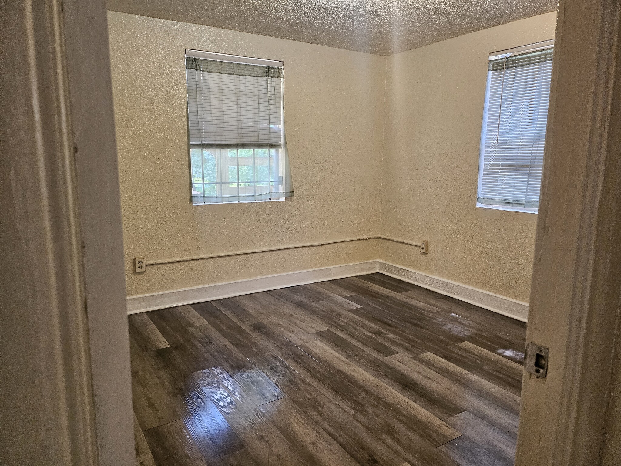 Building Photo - 2113 Mount Herman St