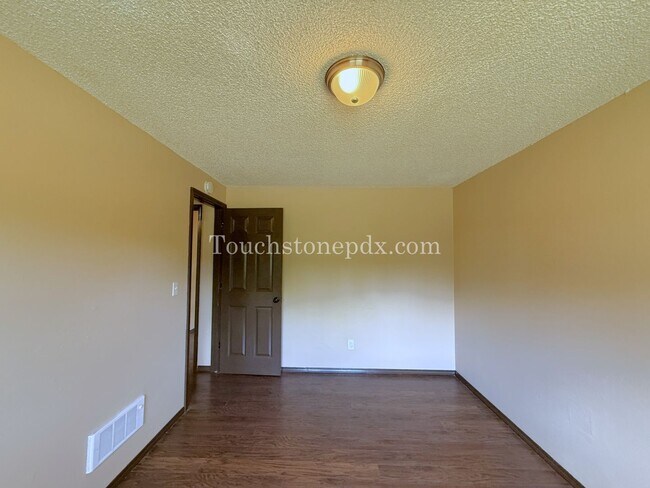 Building Photo - 2024-DIVIS