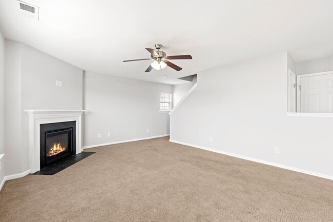 Building Photo - 200 Willow Grv Wy