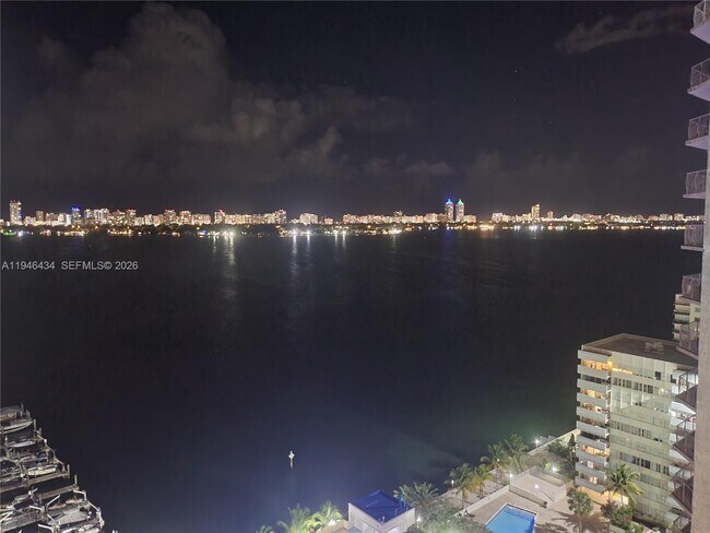 Building Photo - 7601 E Treasure Dr