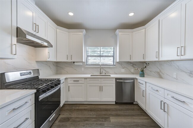 Building Photo - 7109 Kari Ln