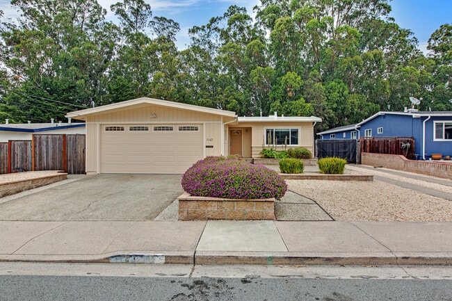 Primary Photo - 1163 Crespi Dr