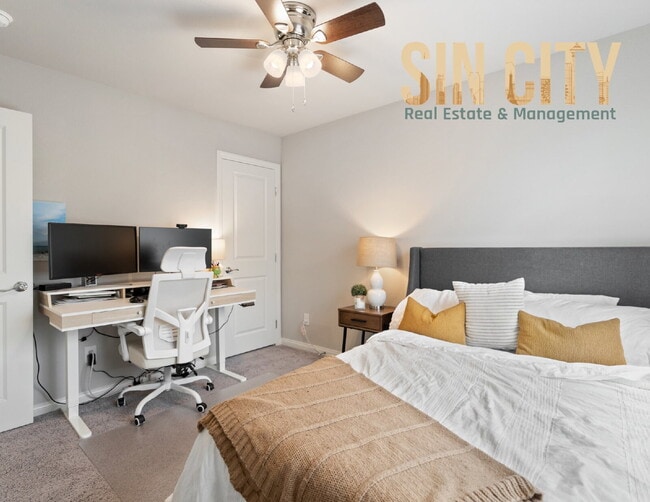 Building Photo - "Spacious 4-Bedroom Oasis with 2.5 Baths i...