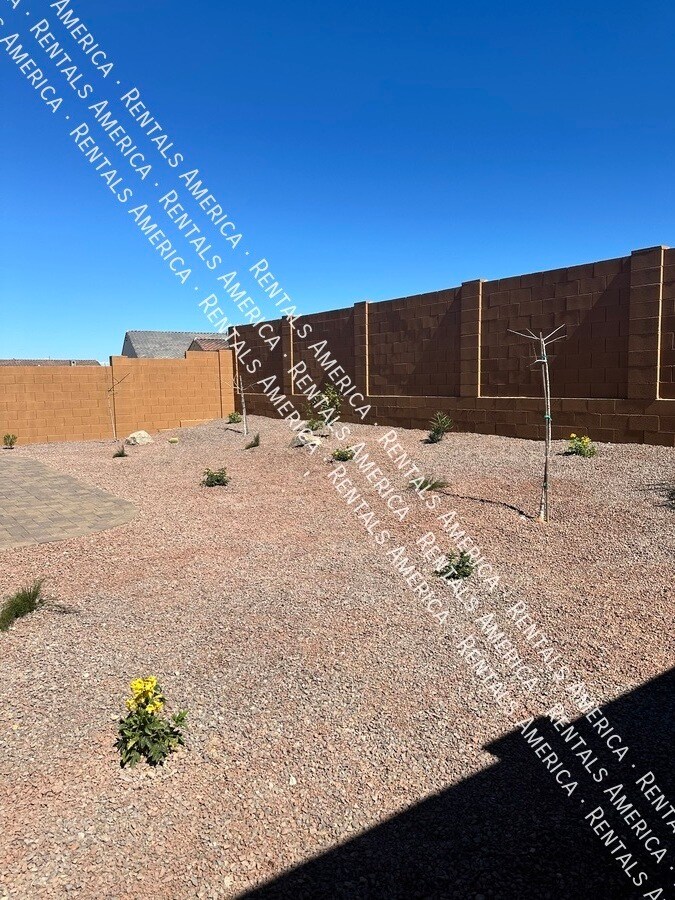 Building Photo - 18675 N 268th Ave