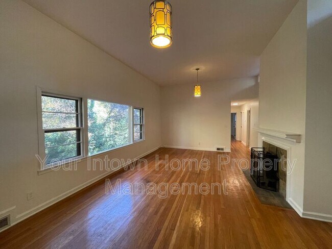 Building Photo - 1876 Mason Mill Rd