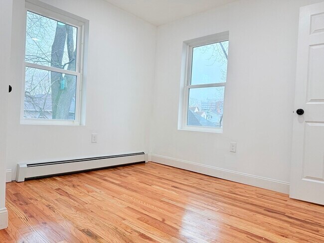 Building Photo - 23 Bellevue St